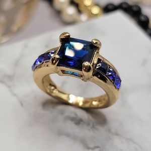Square Princess Cut Blue Saphire Colored Golden Ring